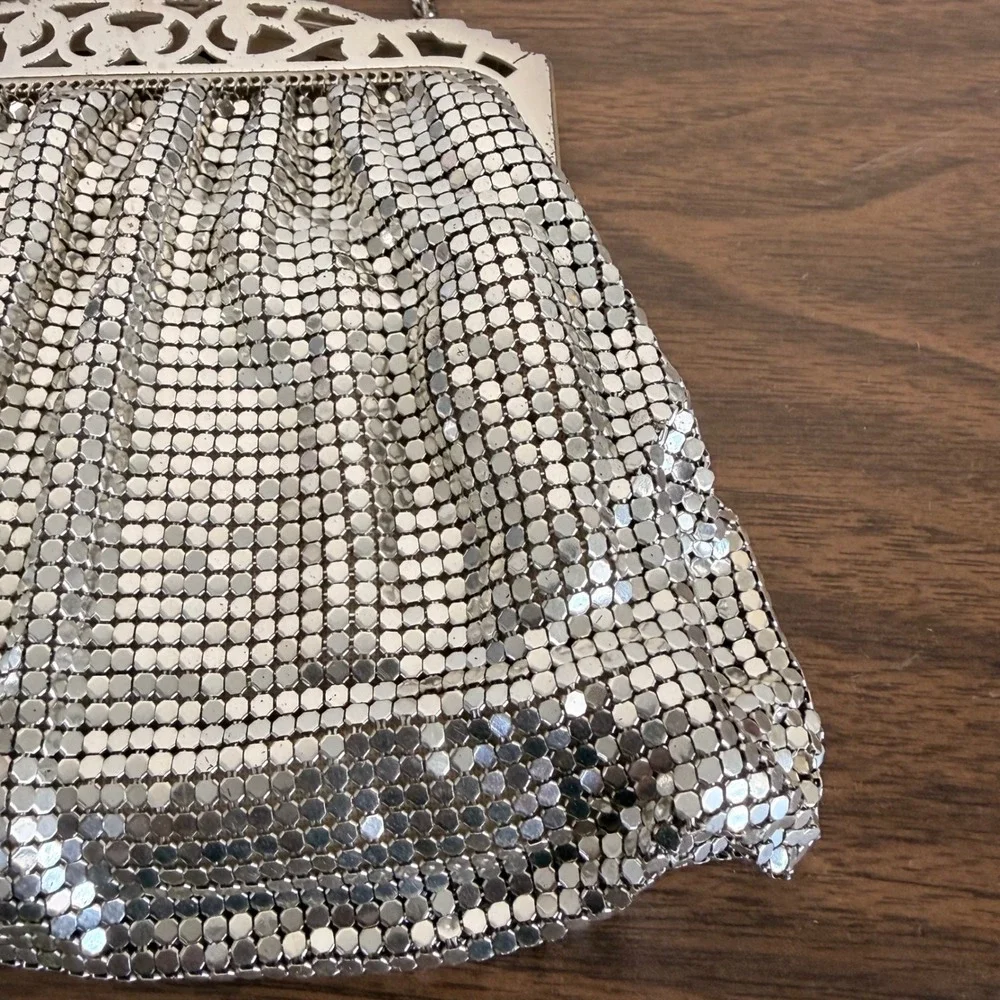 Whiting & Davis Silver Frame Metal Mesh Bag Purse Art Deco Chain Strap Kiss Lock